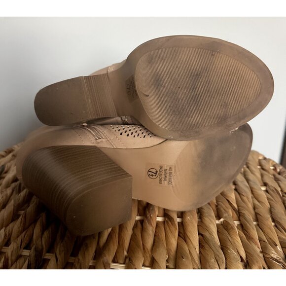 Tan Soda Brand Chunky Heels - Picture 4 of 5